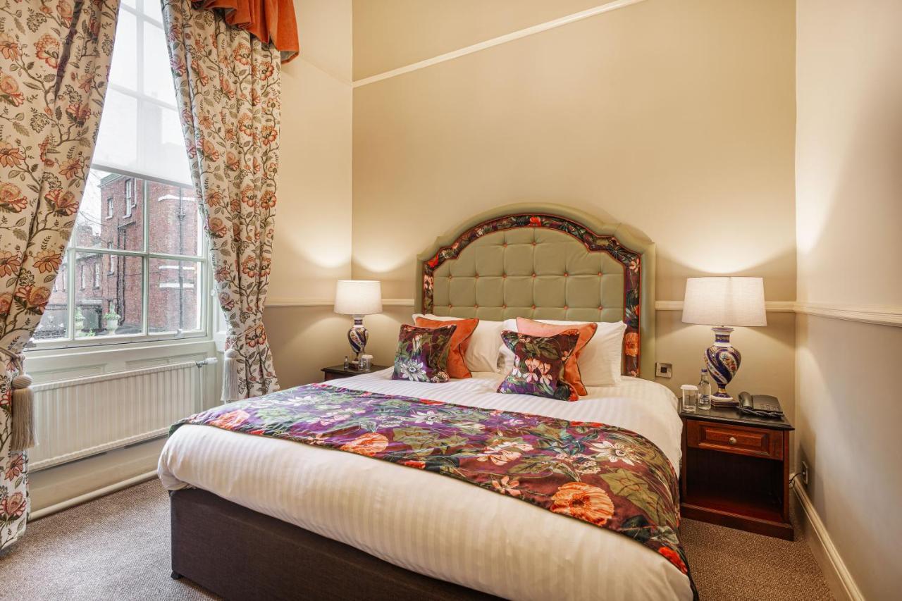The Wynnstay Hotel, Oswestry, Shropshire Екстер'єр фото
