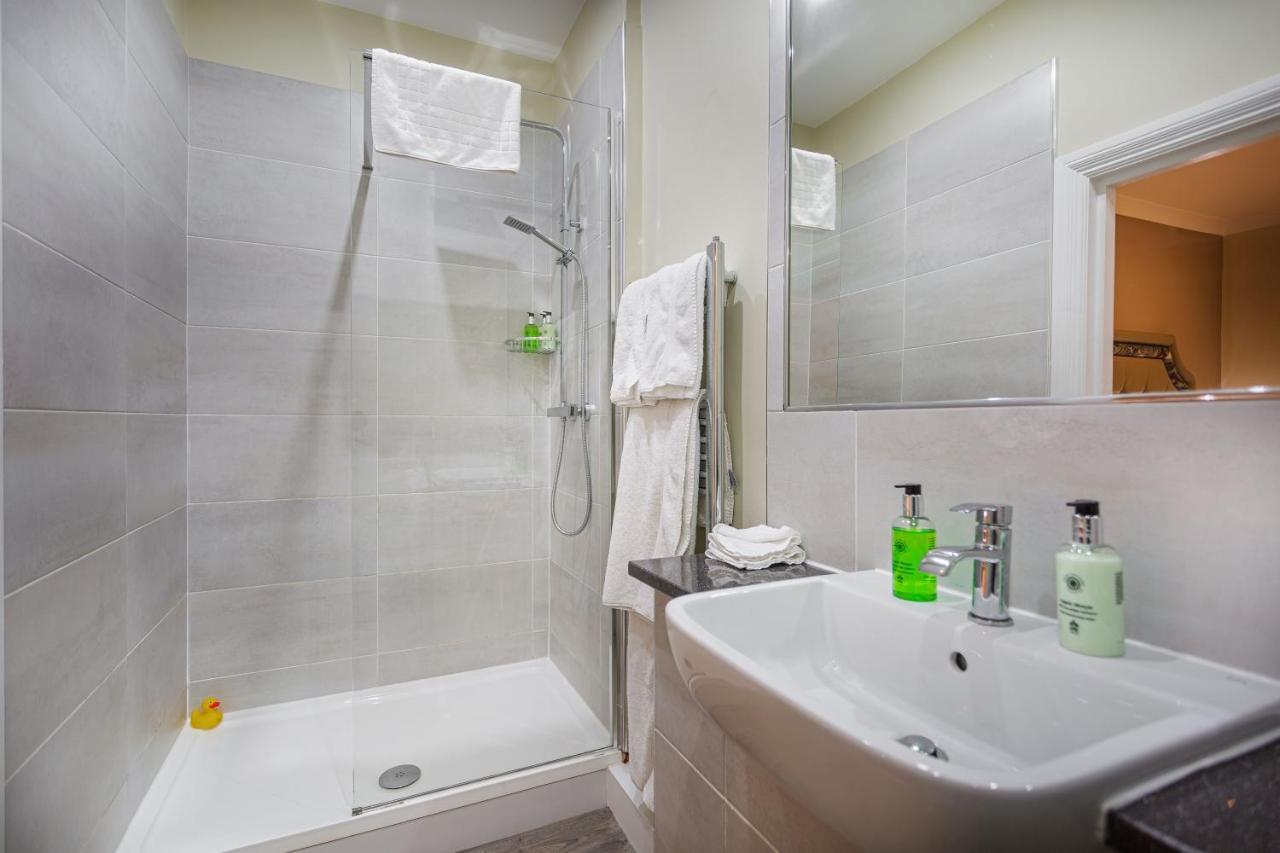 The Wynnstay Hotel, Oswestry, Shropshire Екстер'єр фото